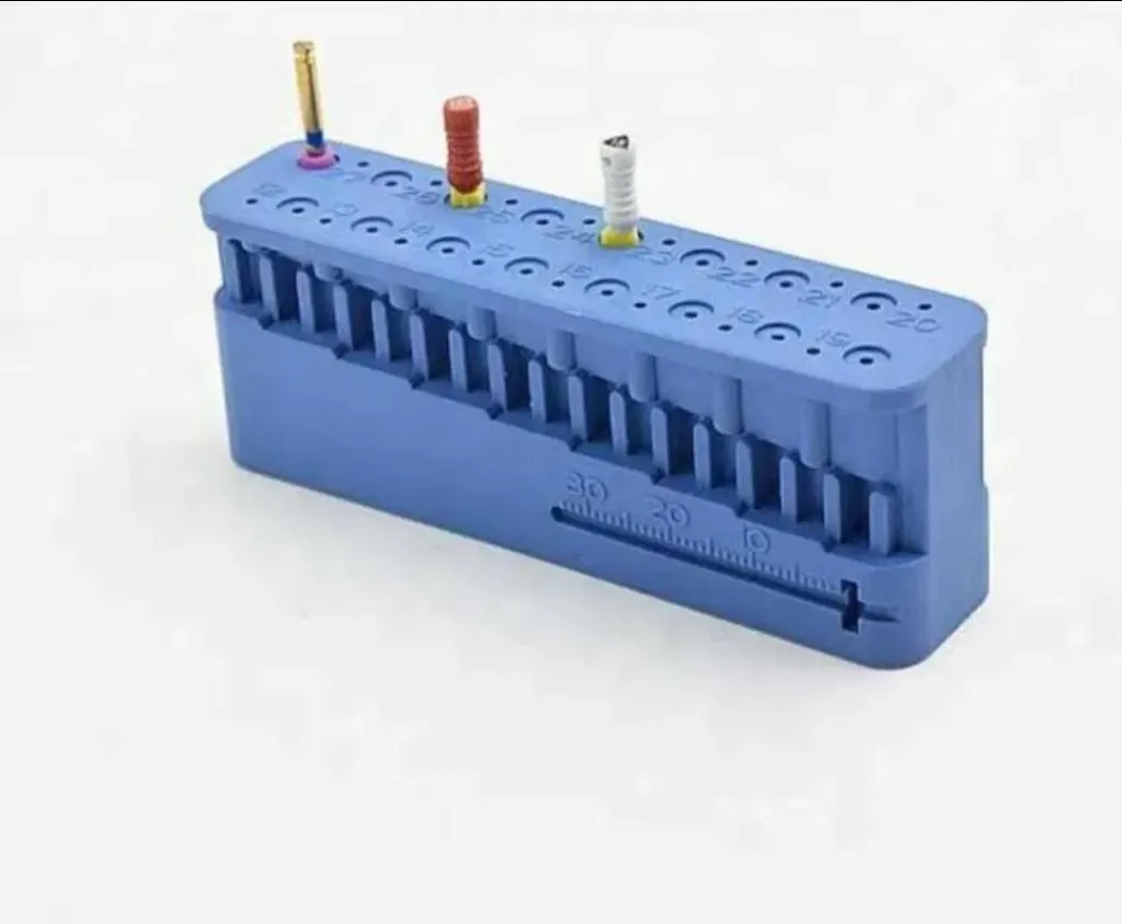 [3070000DNSMENA] DENSPLY MINI-ENDO-BLOC A0327 
دنسبلاي حامل فايلات بلاستيك مسطر